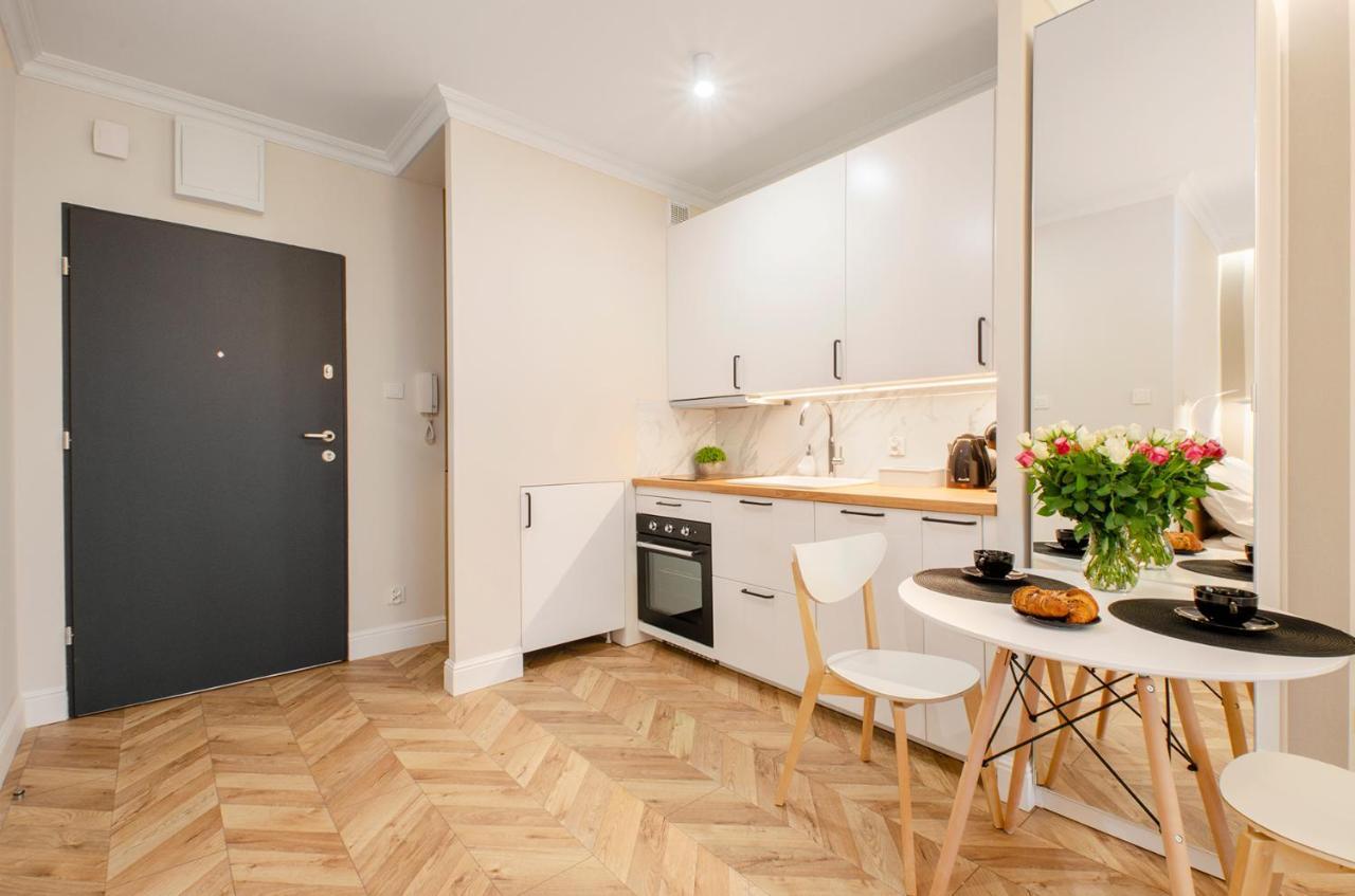 Sky Home- Rose Apartament -Manufaktura, Bezplatny Parking, Klima, Dostep Na Kod Λοτζ Εξωτερικό φωτογραφία