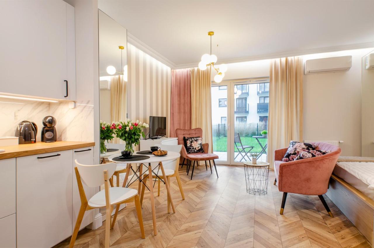 Sky Home- Rose Apartament -Manufaktura, Bezplatny Parking, Klima, Dostep Na Kod Λοτζ Εξωτερικό φωτογραφία
